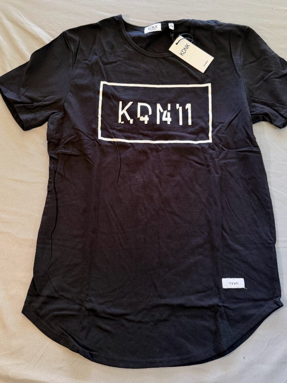 KDNK Men’s Black Graphic Tee Shirt Crew Neck Curved Hem Size Small New with Tags
